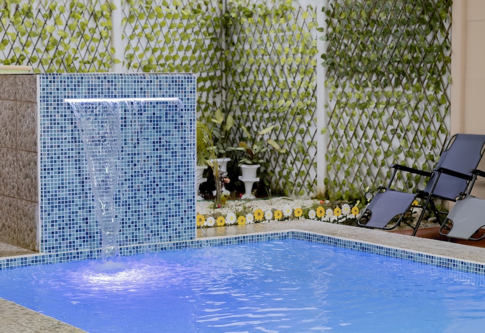 Pool waterfall